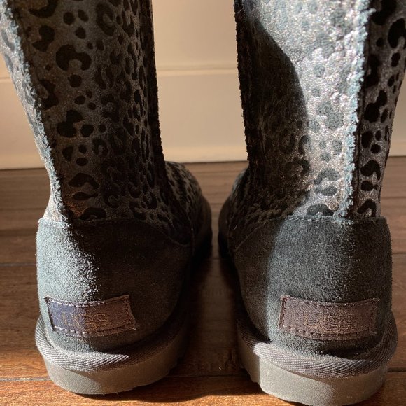 Uggs - Picture 2 of 3
